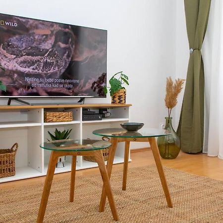 Brand New City Center Apartment Nostalgija Сплит Екстериор снимка