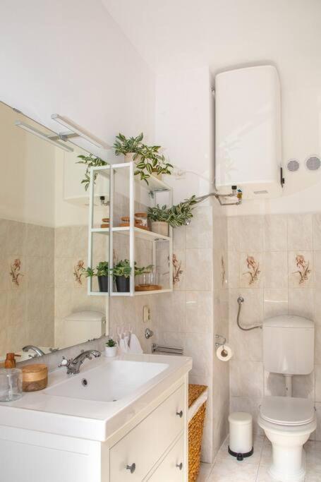 Brand New City Center Apartment Nostalgija Сплит Екстериор снимка